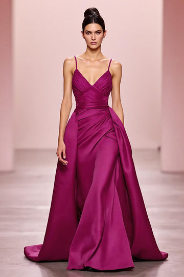 Robe de soirée longue à bretelles spaghetti froncées en satin prune